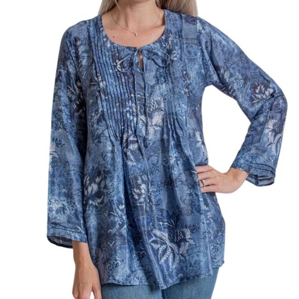 Love By Kyla Blouse Tunic Top Womens Small Blue Silk Pintuck Floral Peasant Boho